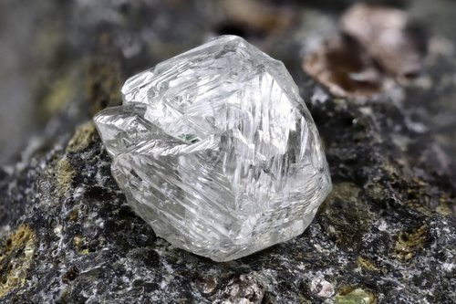 Same Sparkle, Different Origin: Lab Grown vs Natural Diamonds